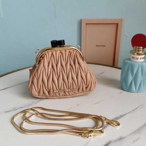 miu miu Matelasse Mini sac à bandoulière en cuir nappa 5BB017S rose clair
