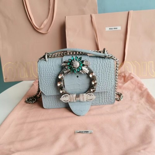 miu miu Matelasse Mini sac à bandoulière en cuir nappa 5ED084 bleu clair